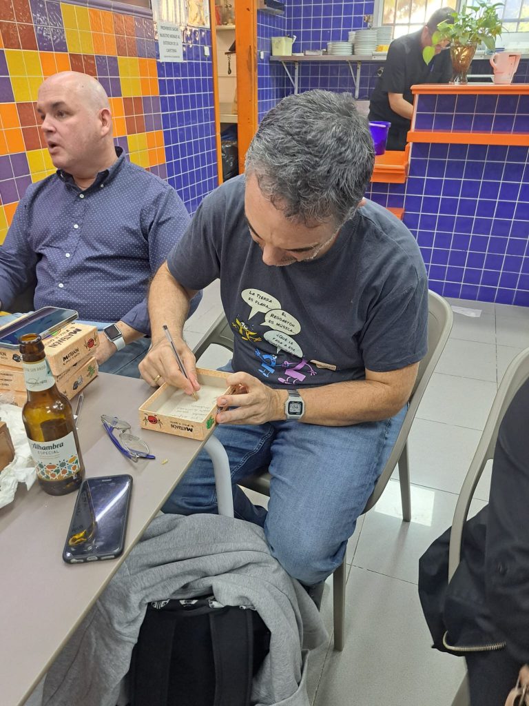 Firma y Entrega de Matemones en la UMA